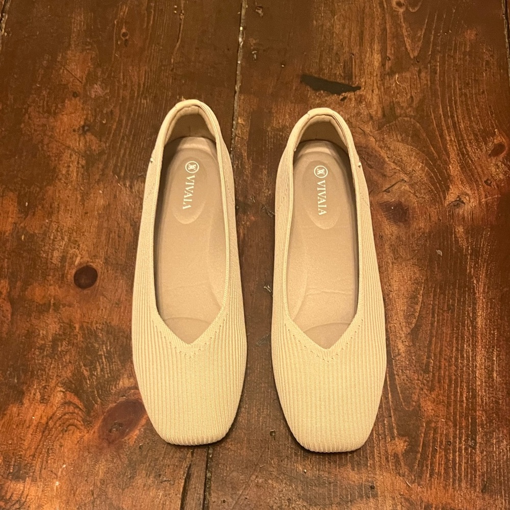 VIVAIA Margot Walker Square Toe Flats